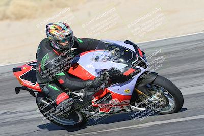 media/Dec-01-2025-Moto Forza (Mon) [[2daa91e15f]]/2-Intermediate Group/Session 4 Turn 9/